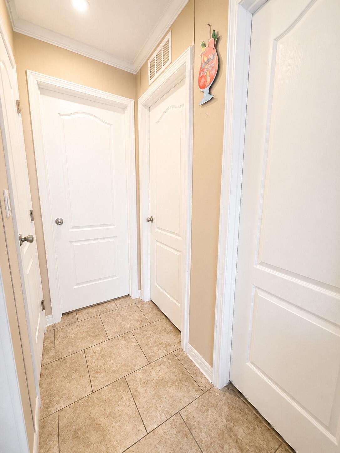 1059 Orange Loop Property Photo 14