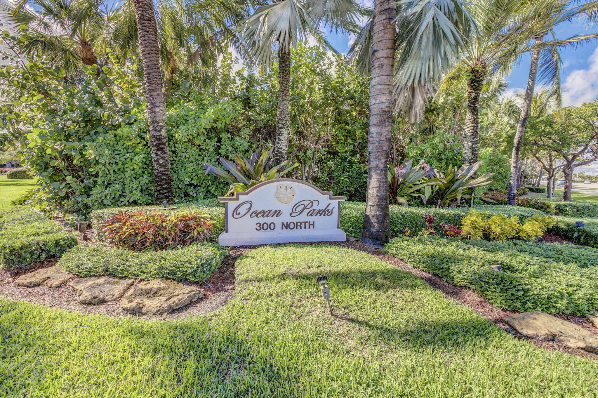 300 N A1a Highway 403 O Property Photo 1