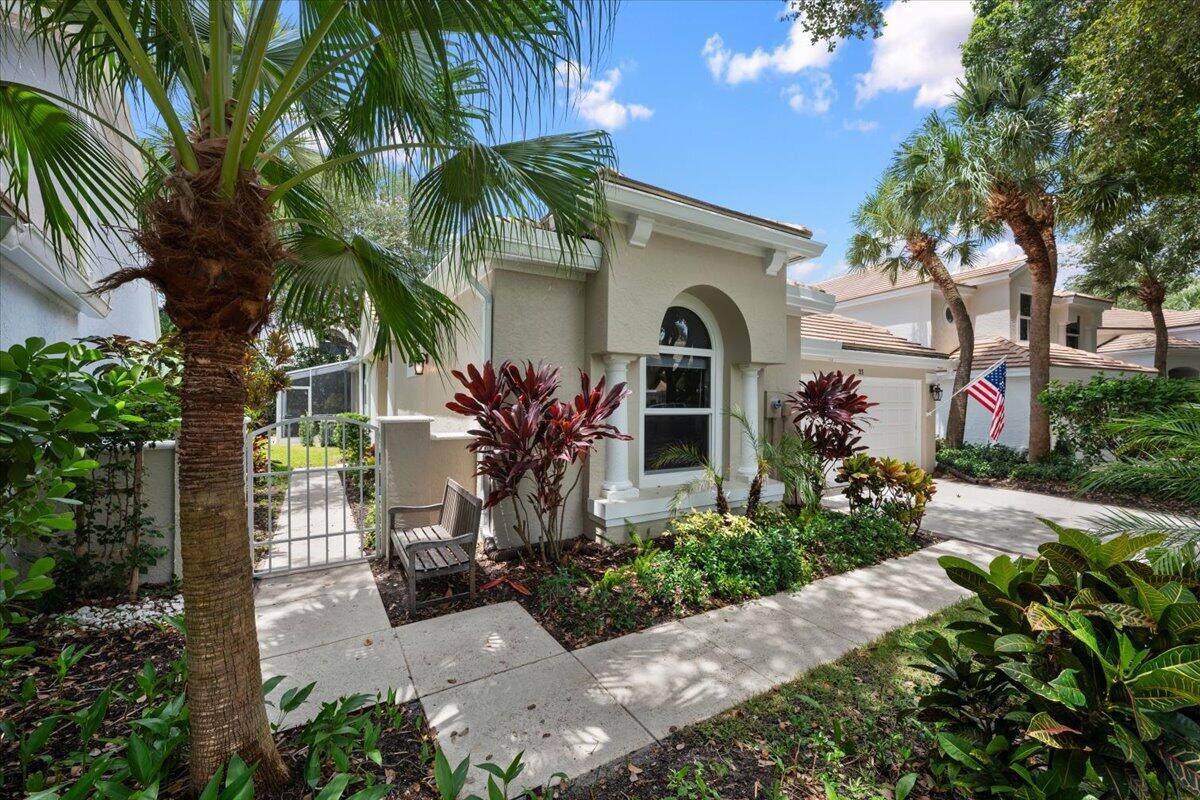 21 Grand Bay Circle Property Photo 2