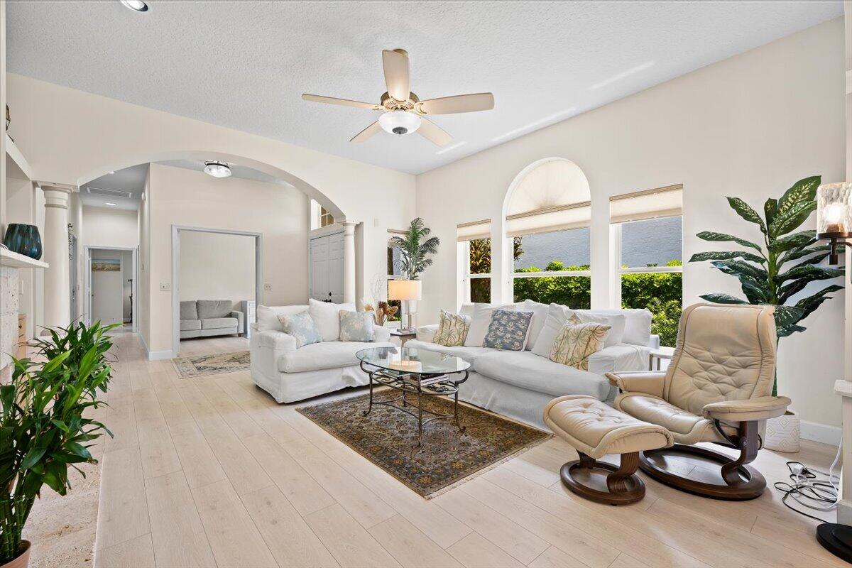 21 Grand Bay Circle Property Photo 6