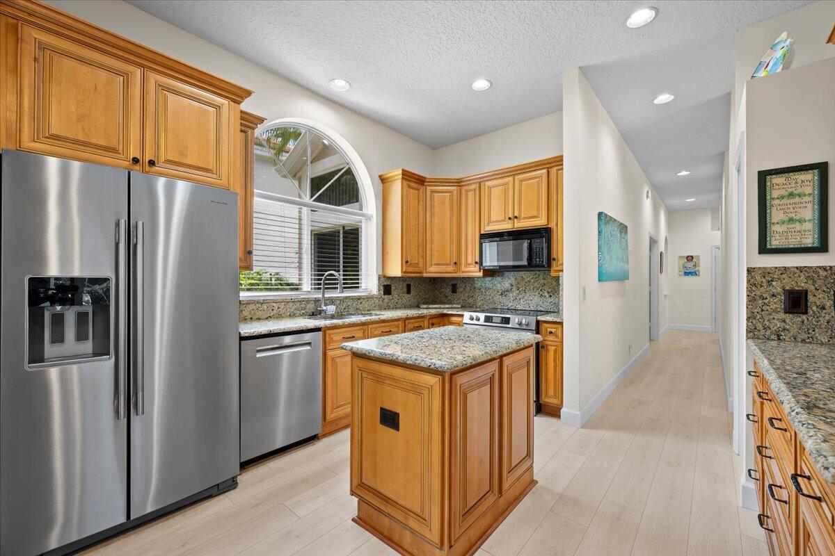 21 Grand Bay Circle Property Photo 11