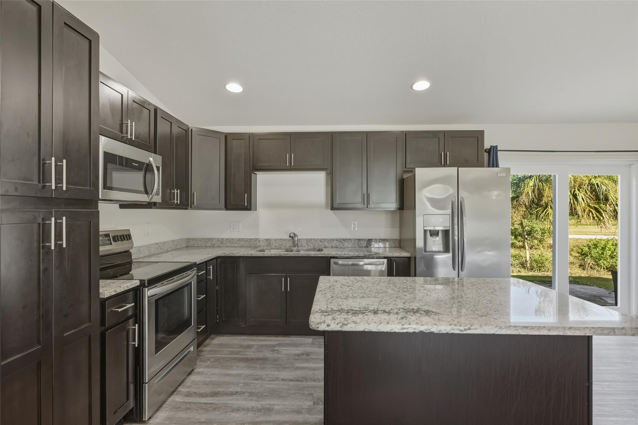 8007 Royal Court Property Photo 12