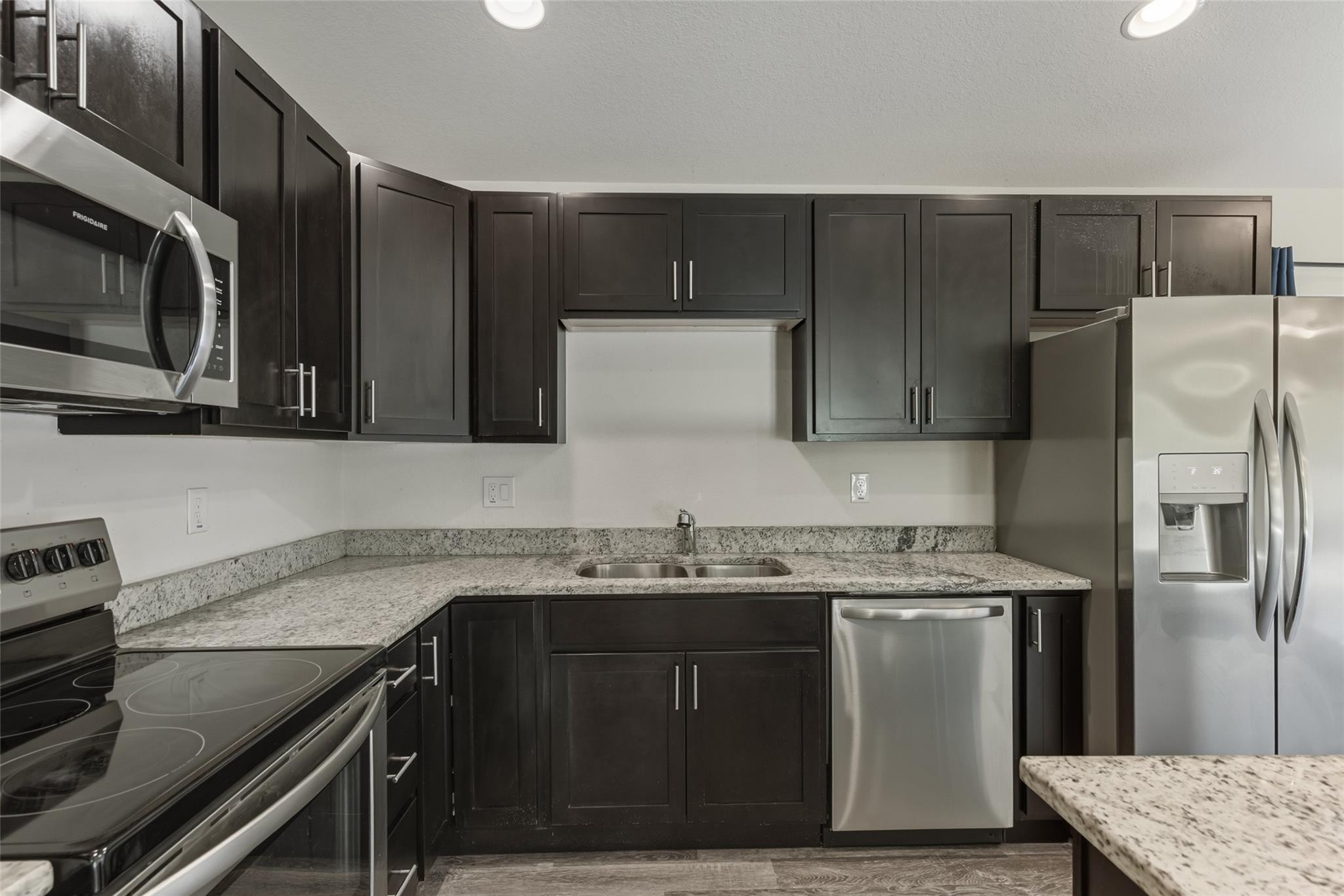 8007 Royal Court Property Photo 15