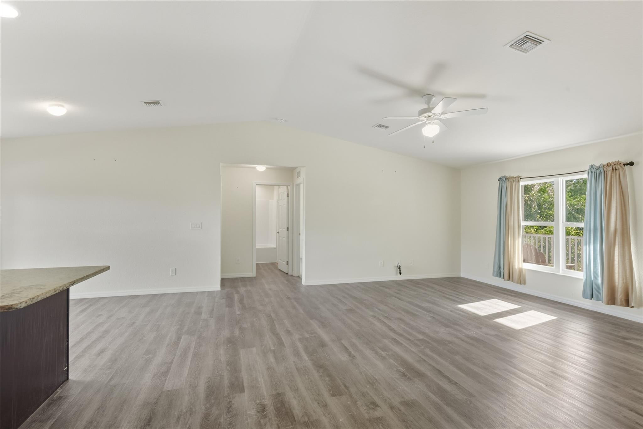 8007 Royal Court Property Photo 16