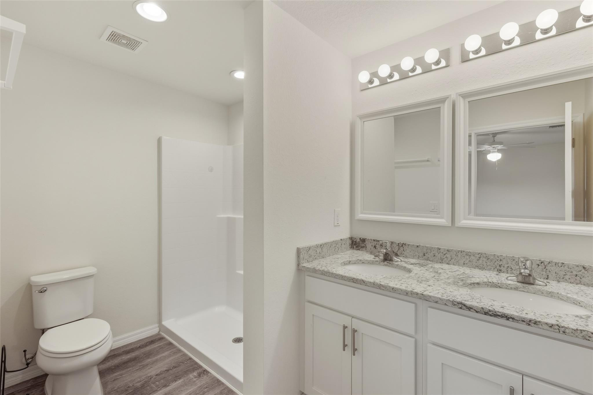 8007 Royal Court Property Photo 25