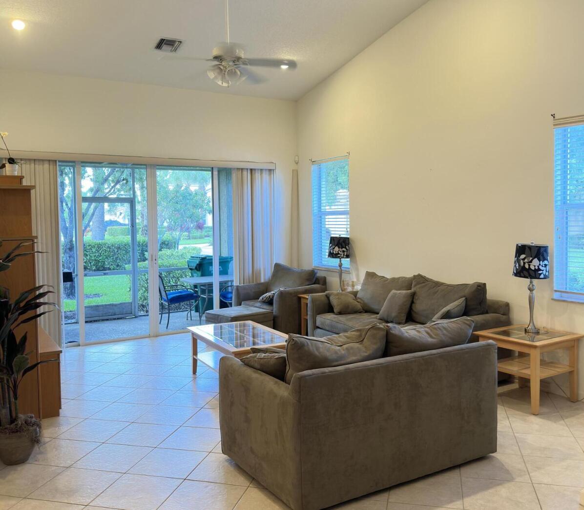 8125 Mulligan Circle Property Photo 4