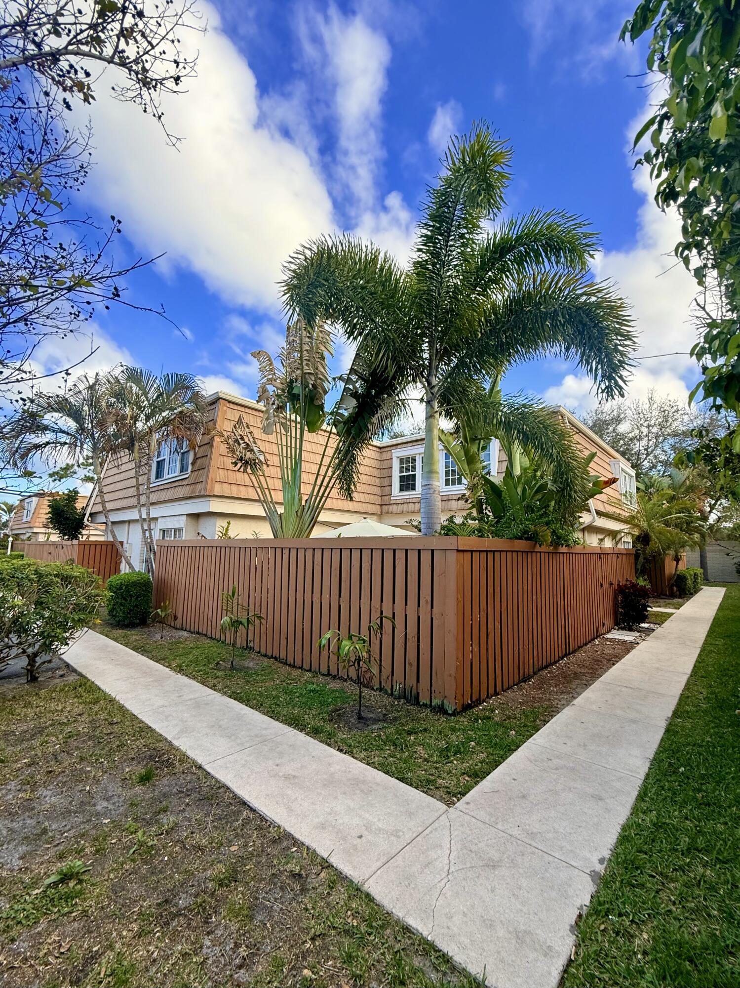 11584 Winchester Drive Property Photo 4