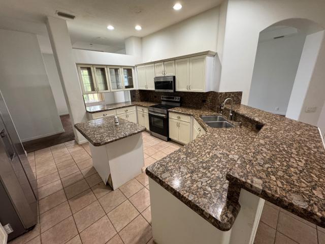 18554 Se Old Trail Drive E Property Photo 9