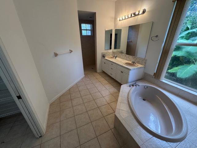 18554 Se Old Trail Drive E Property Photo 16