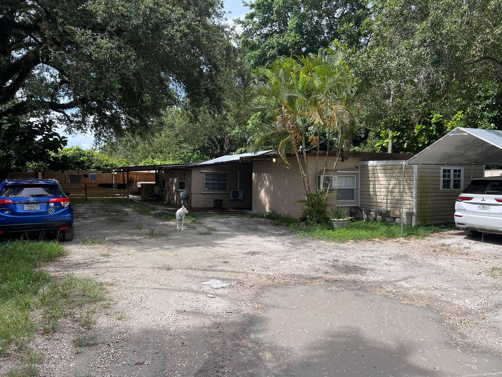 4100 N 32nd Court Property Photo 1