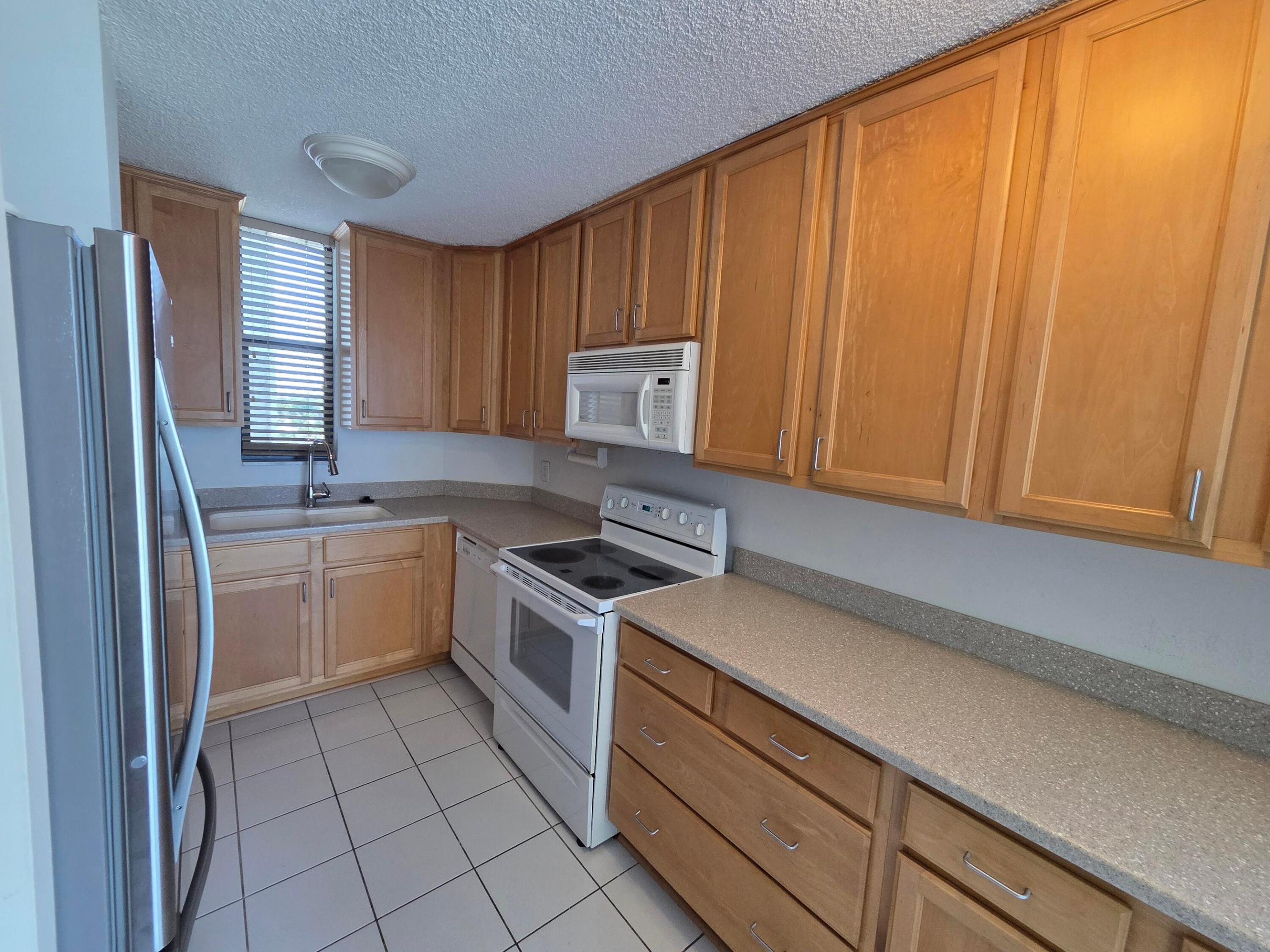 1000 S Ocean Boulevard 9j Property Photo 6
