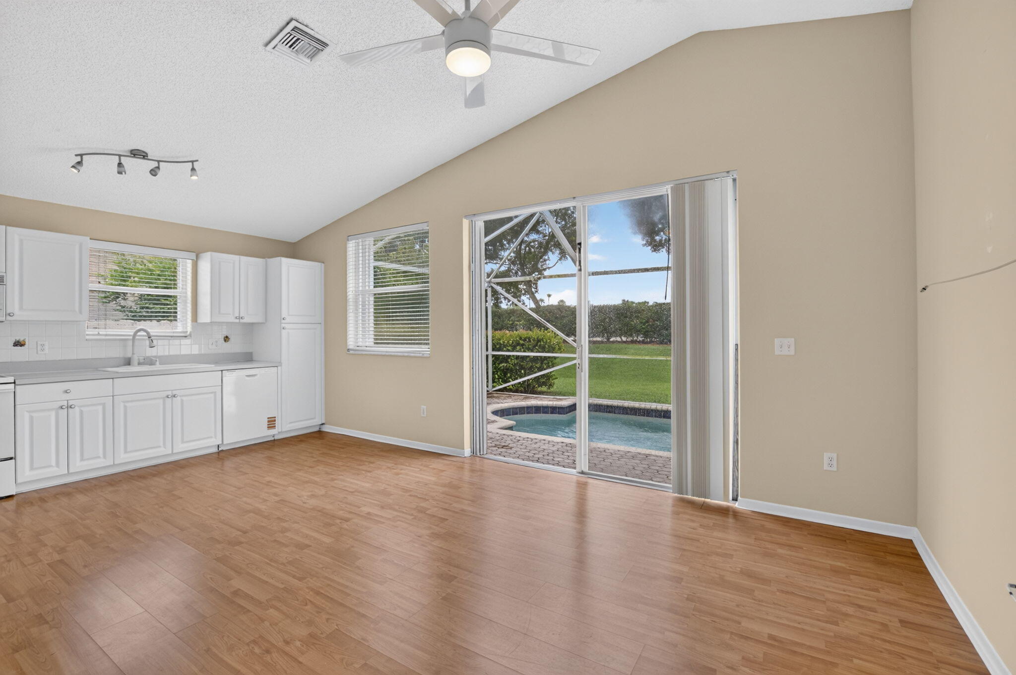 7666 Rockport Circle Property Photo 6