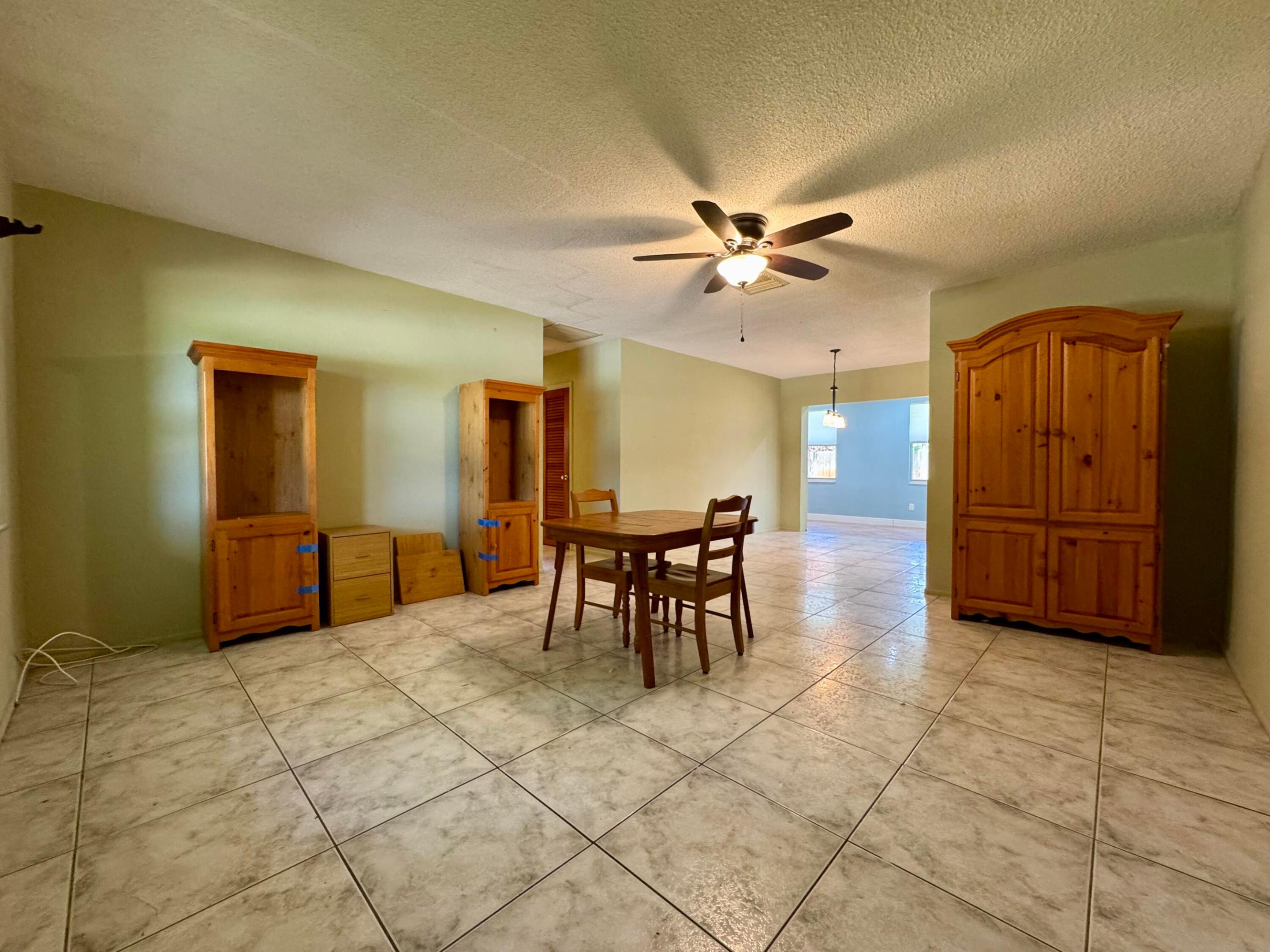 1785 Nw 39th Place Property Photo 4