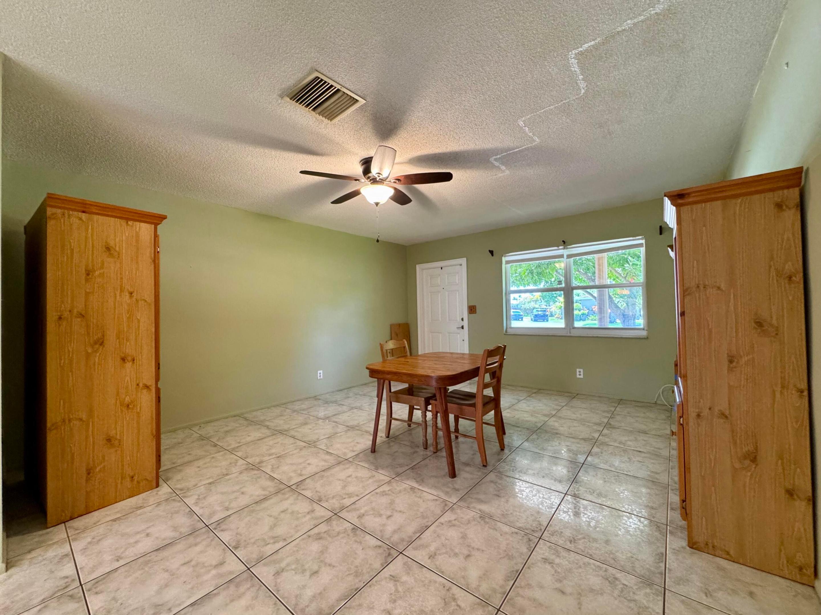 1785 Nw 39th Place Property Photo 6
