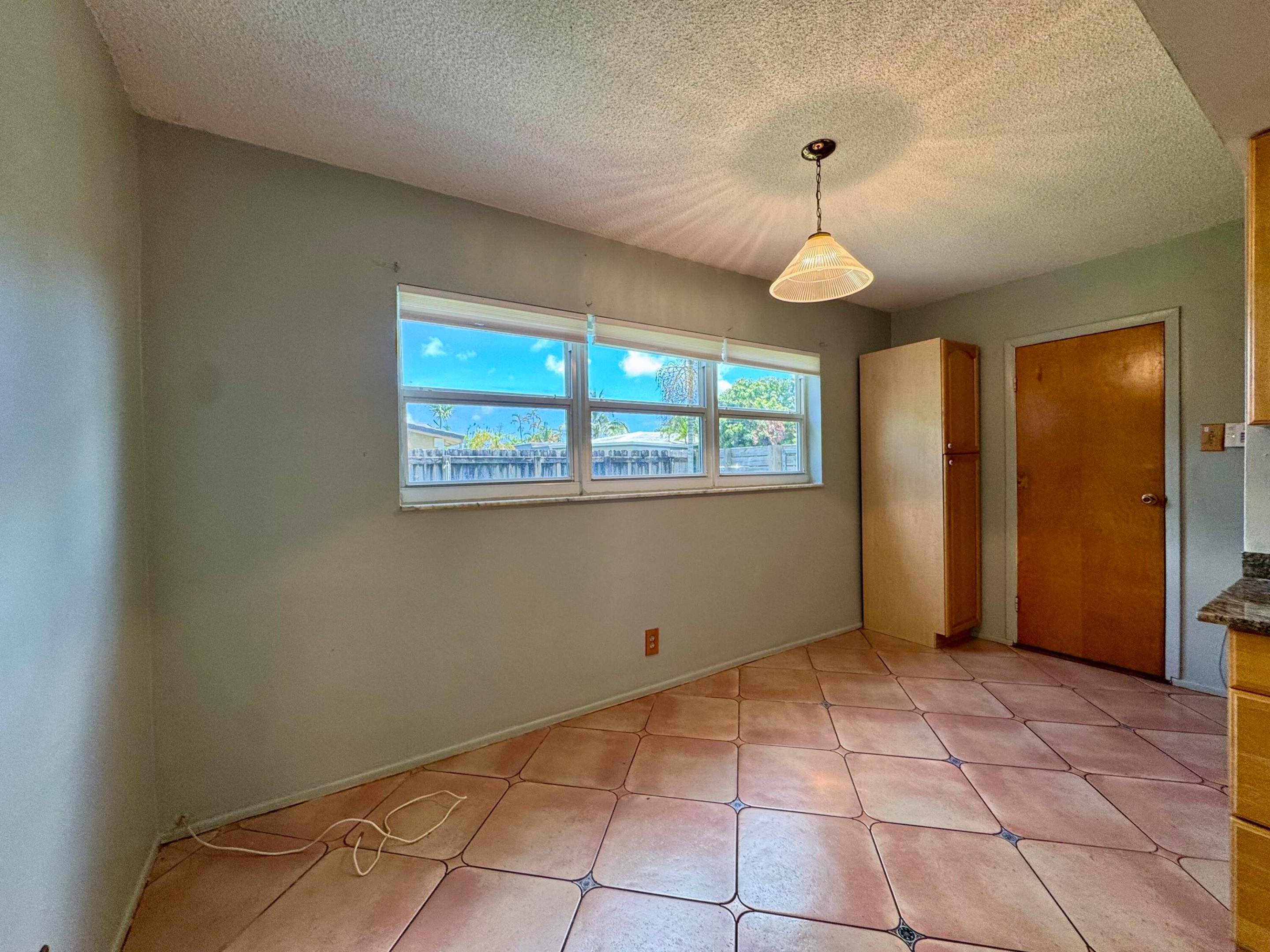 1785 Nw 39th Place Property Photo 11