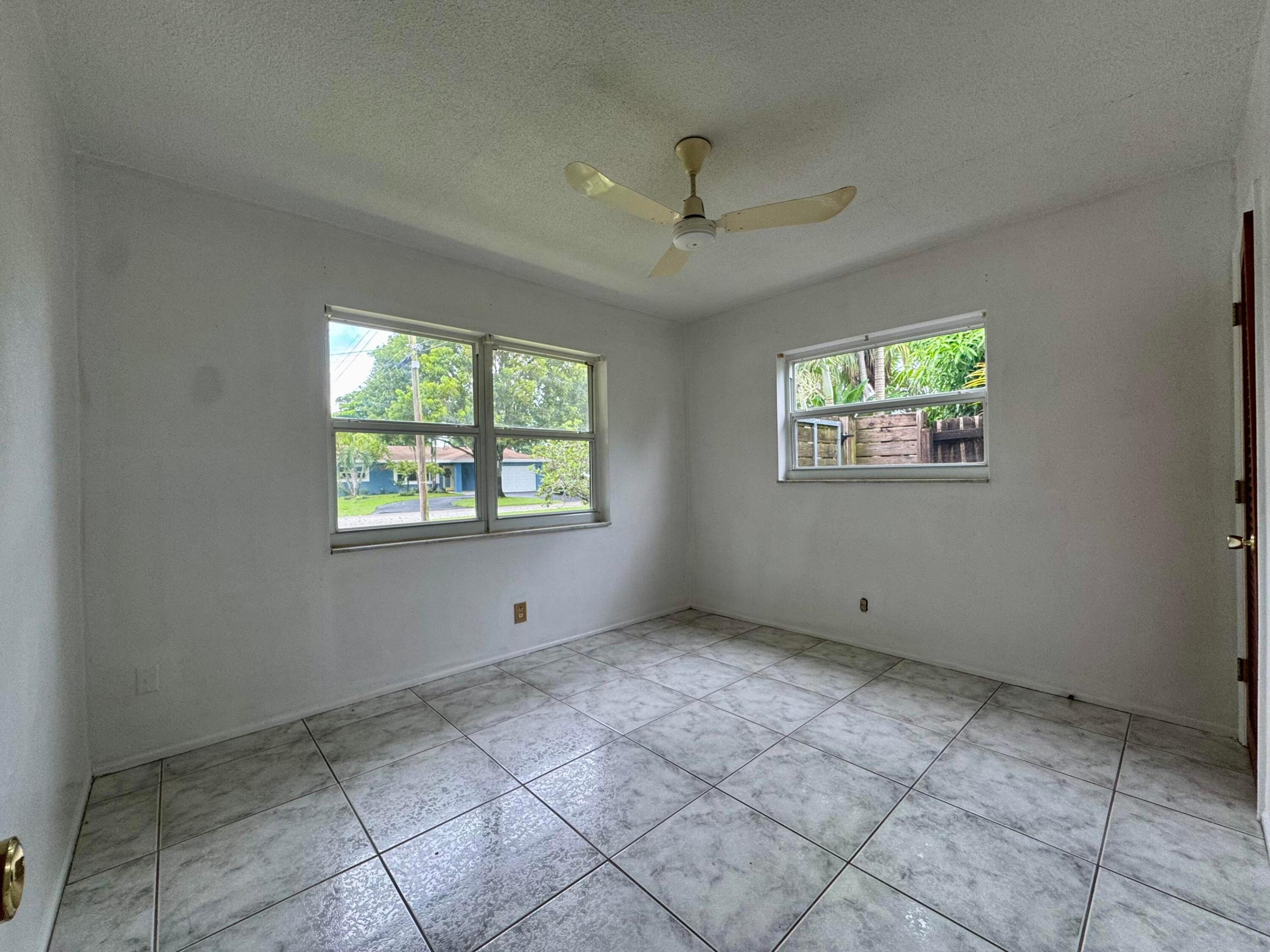 1785 Nw 39th Place Property Photo 16