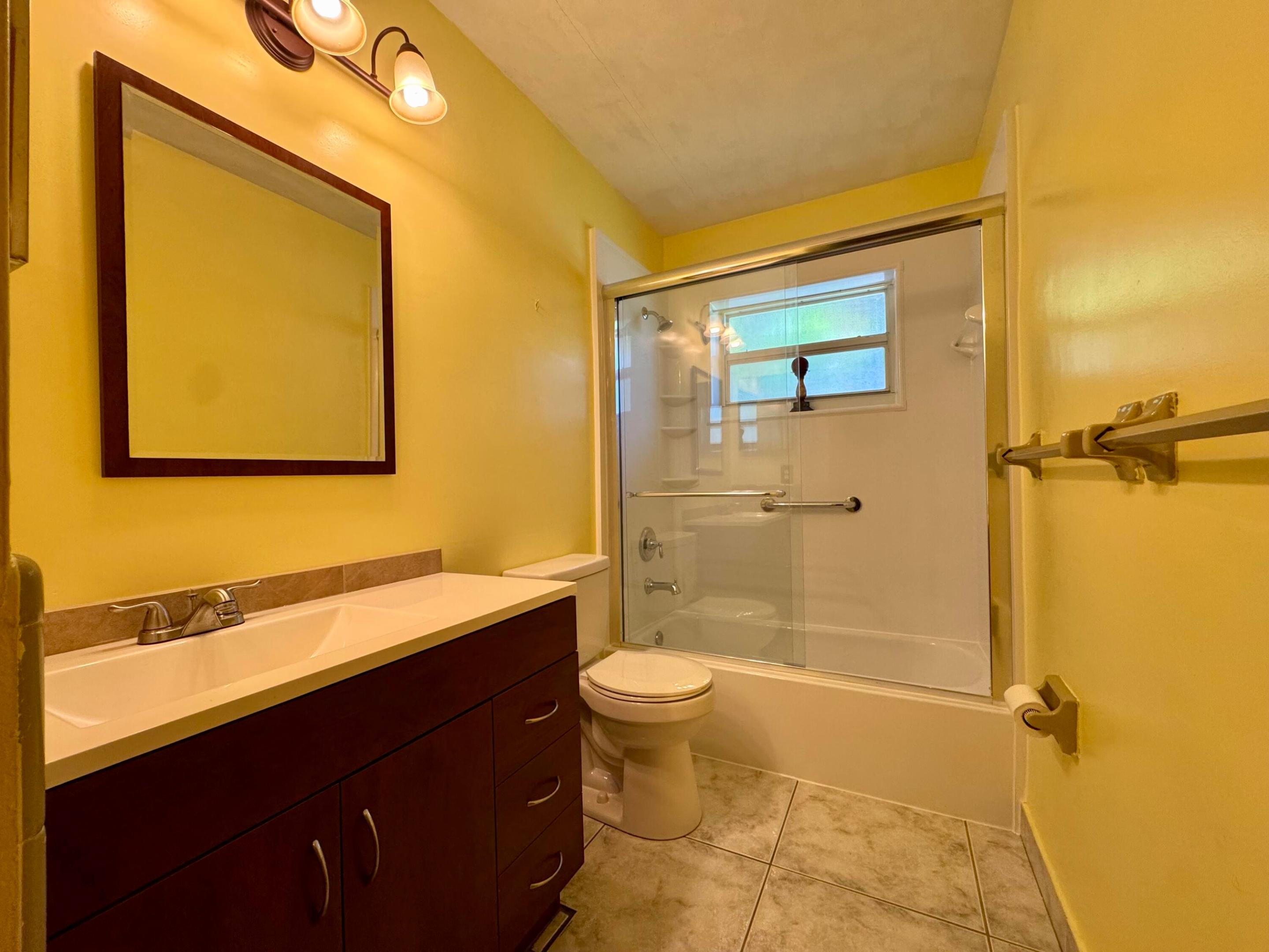 1785 Nw 39th Place Property Photo 18