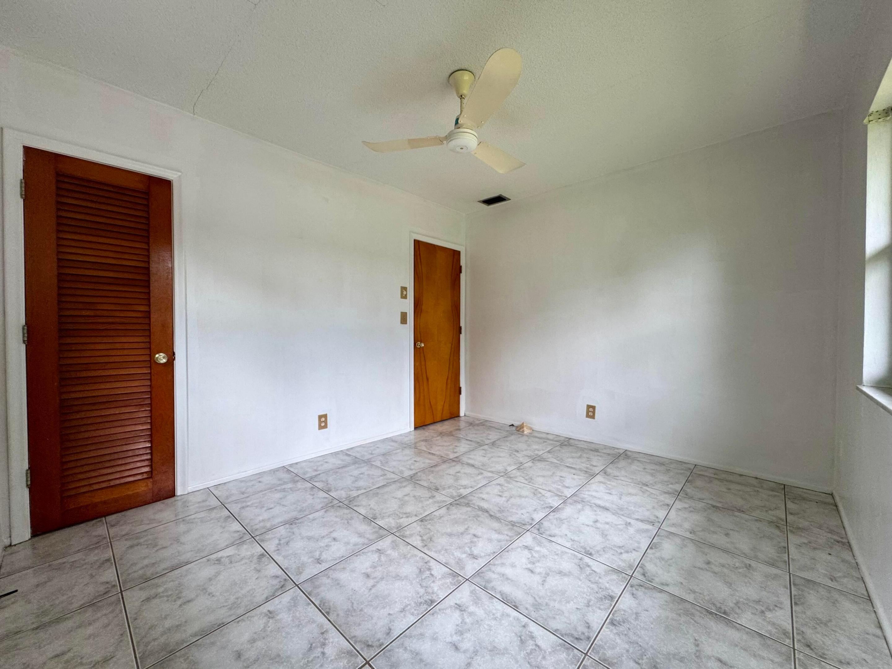 1785 Nw 39th Place Property Photo 19
