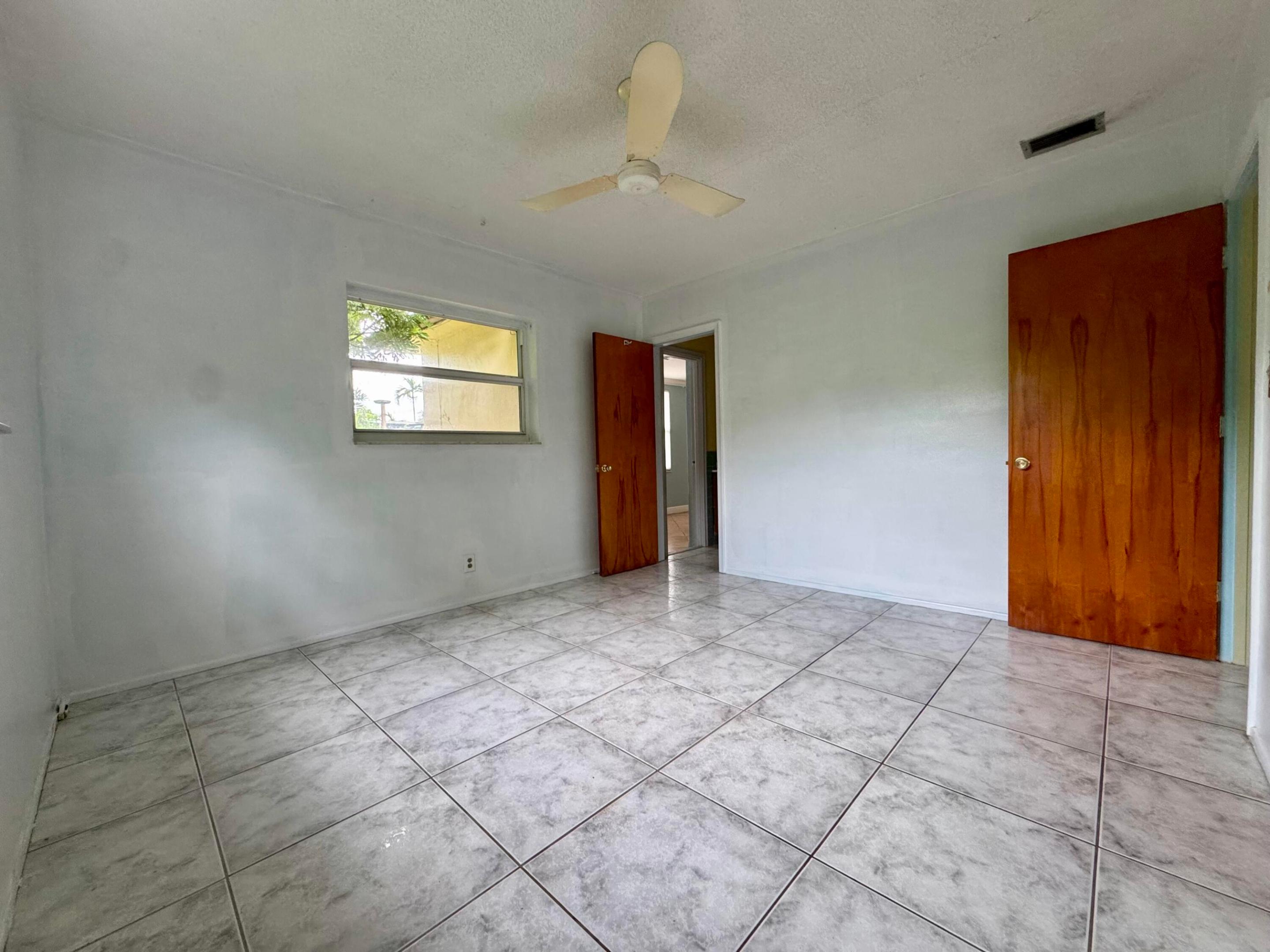 1785 Nw 39th Place Property Photo 20