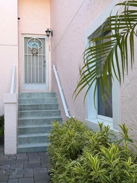 4408 Fairway Drive N Property Photo 4