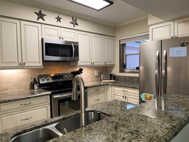 4408 Fairway Drive N Property Photo 12