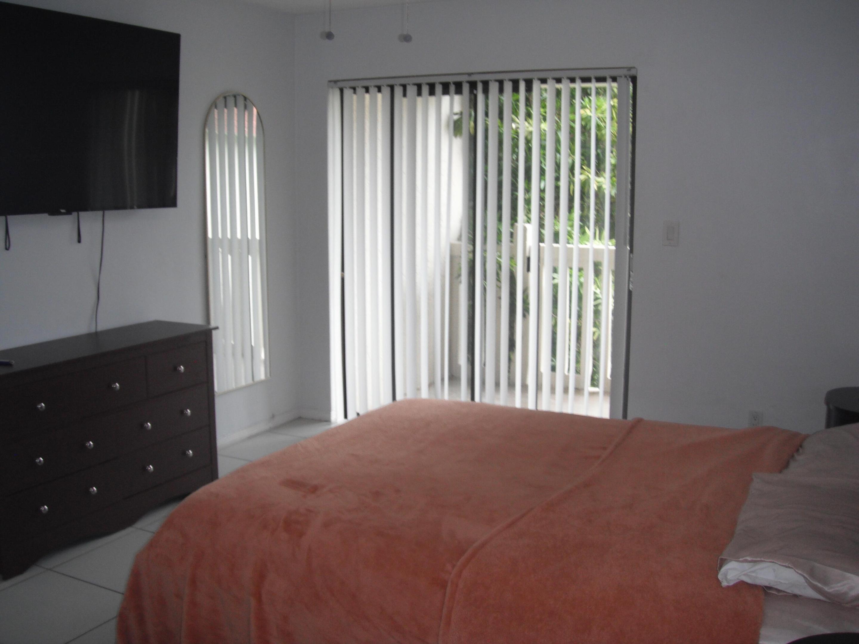 4169 Sw 67th Avenue 205a Property Photo 10