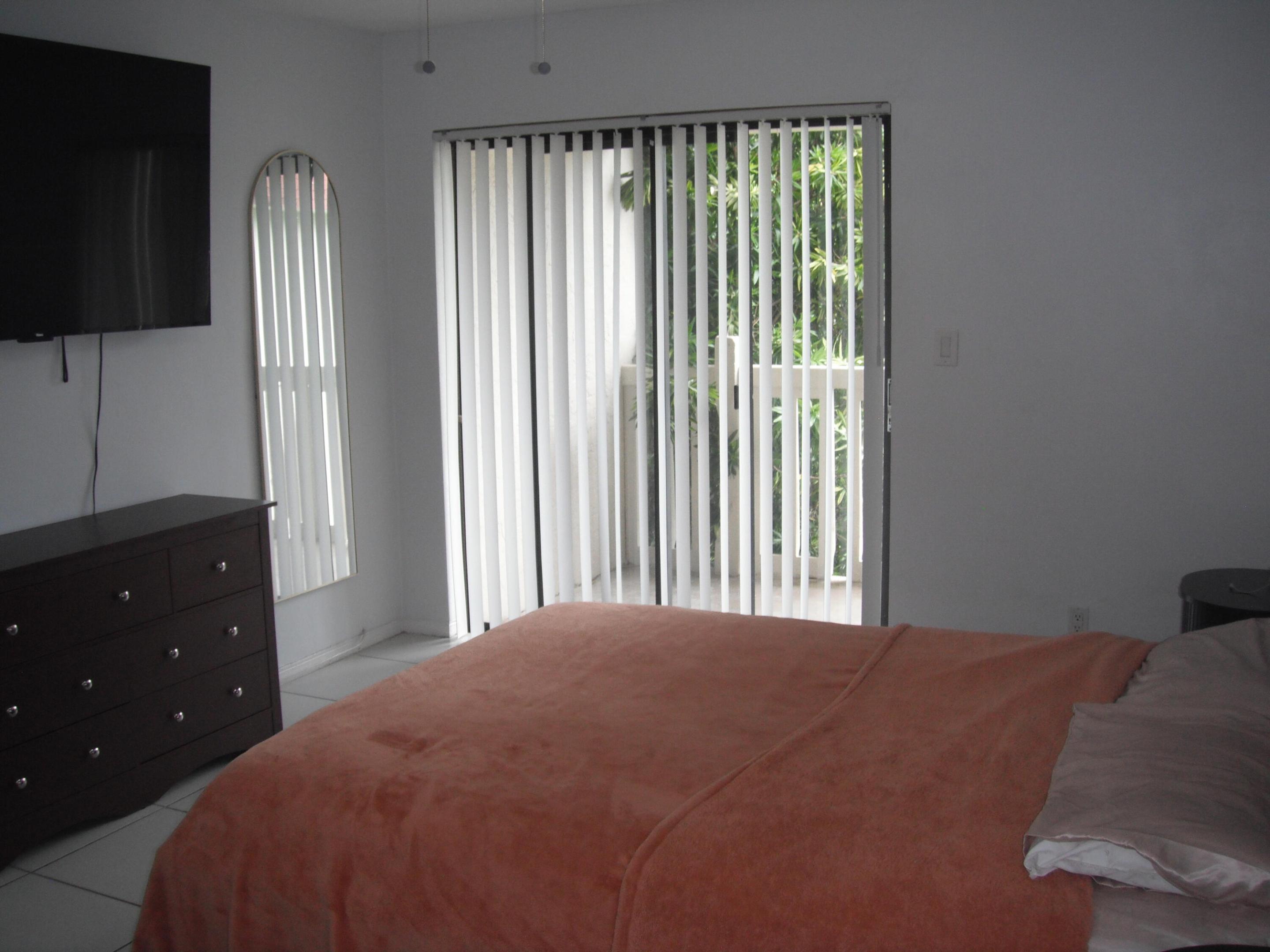 4169 Sw 67th Avenue 205a Property Photo 12