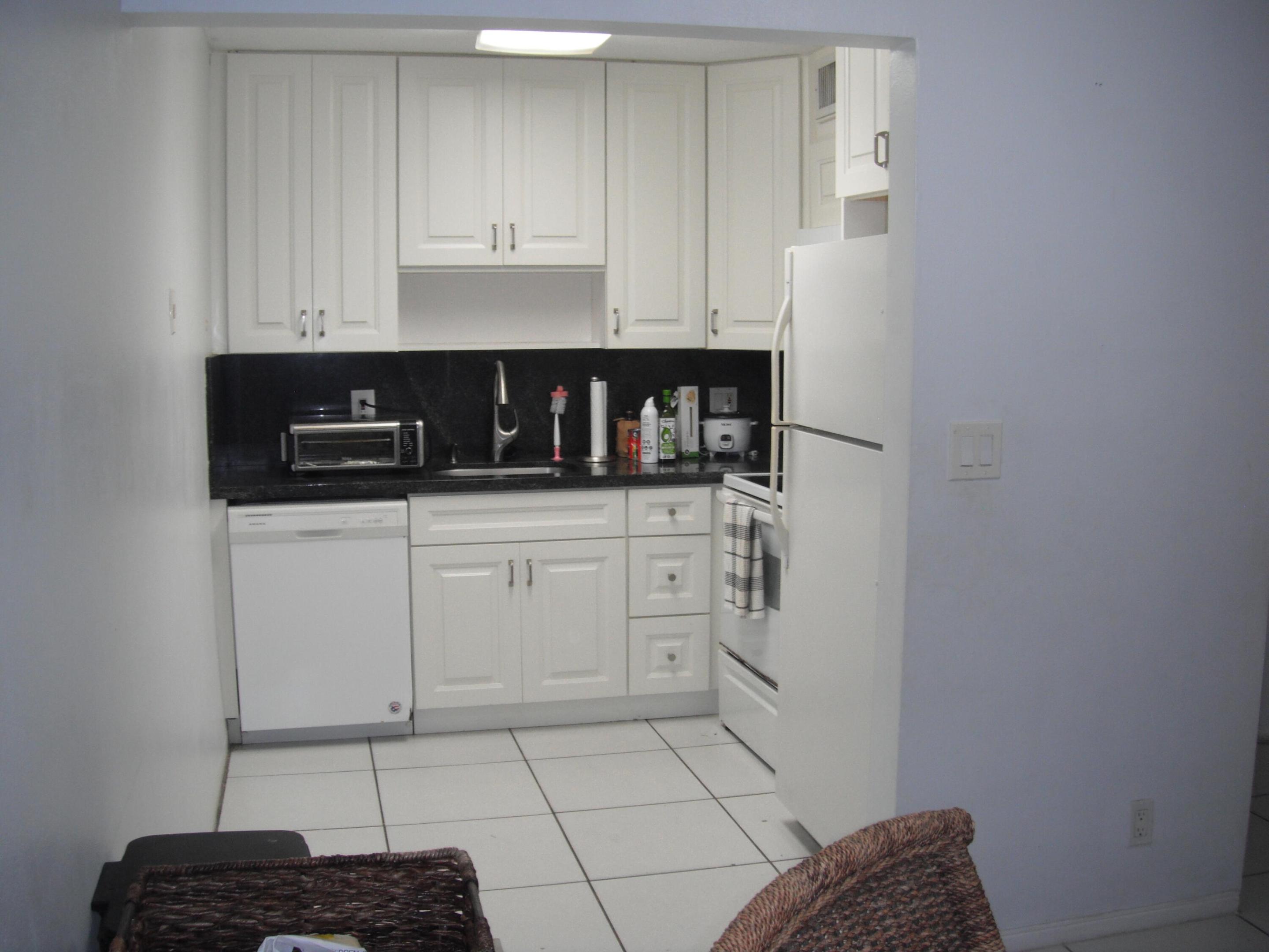 4169 Sw 67th Avenue 205a Property Photo 24