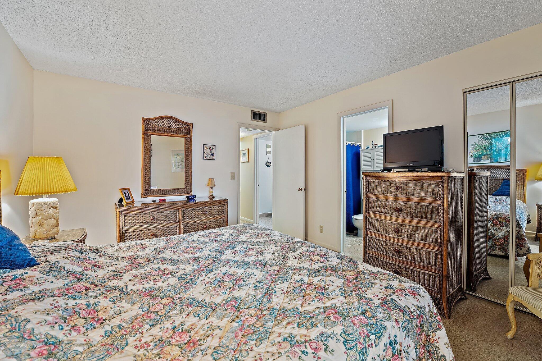 1605 S Us Highway 1 B104 Property Photo 18