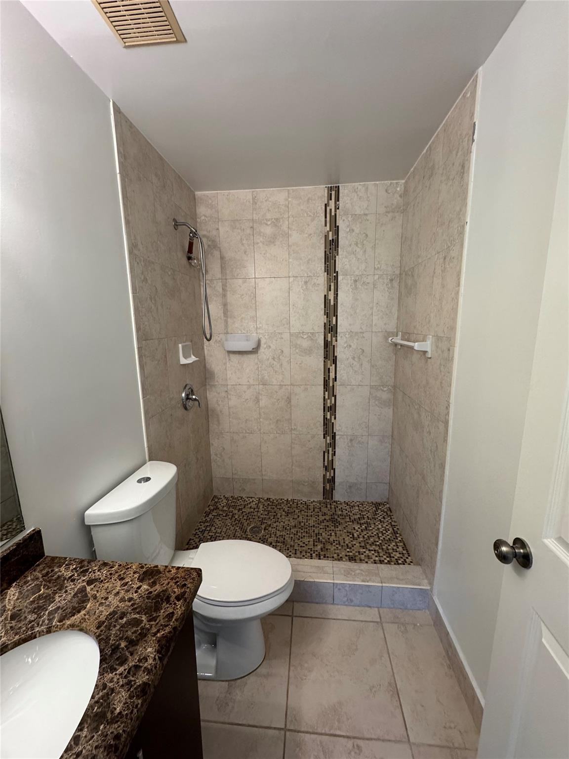445 Lakeview Drive 3 Property Photo 9