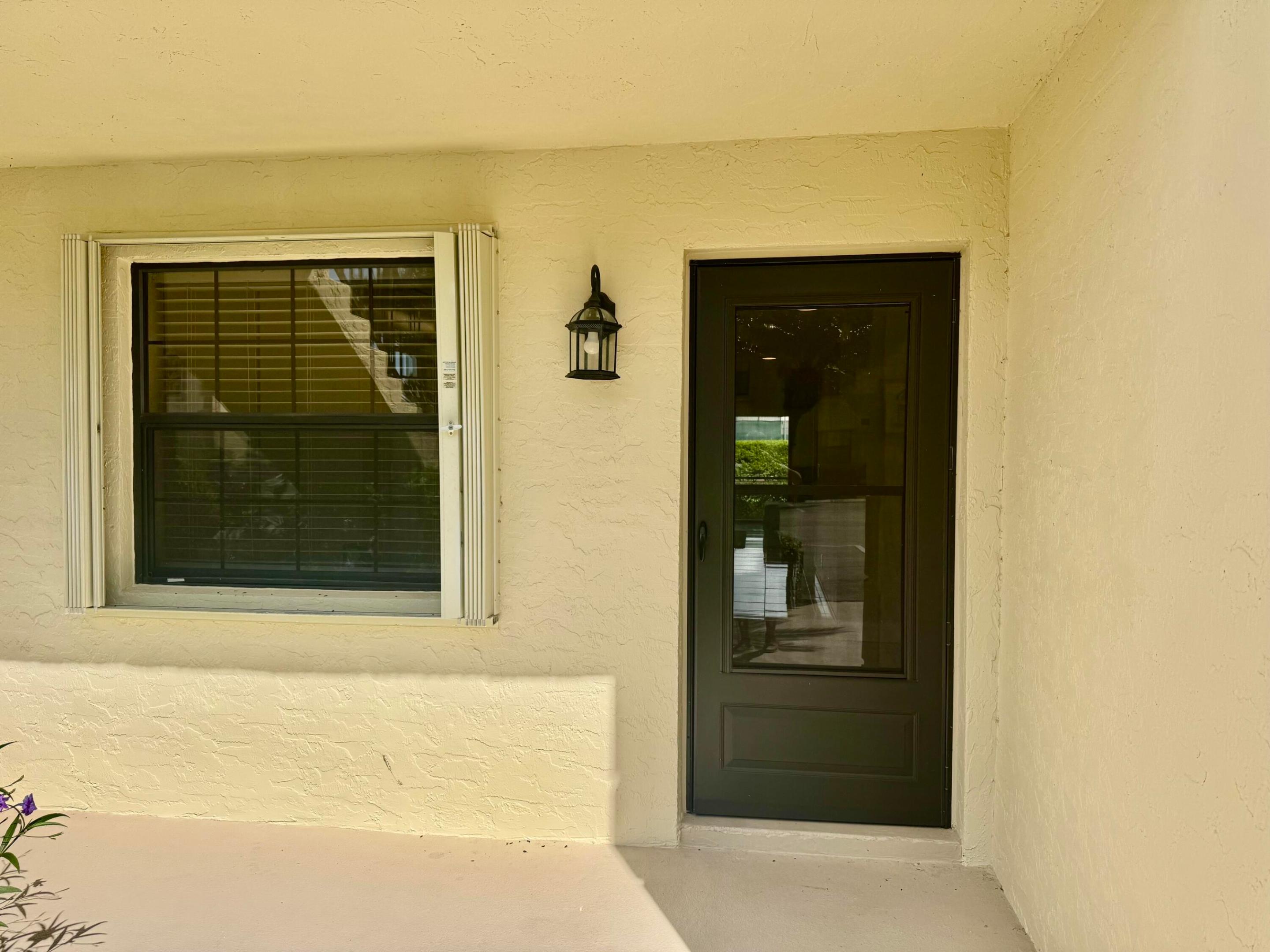 901 Pinecrest Circle B Property Photo 2