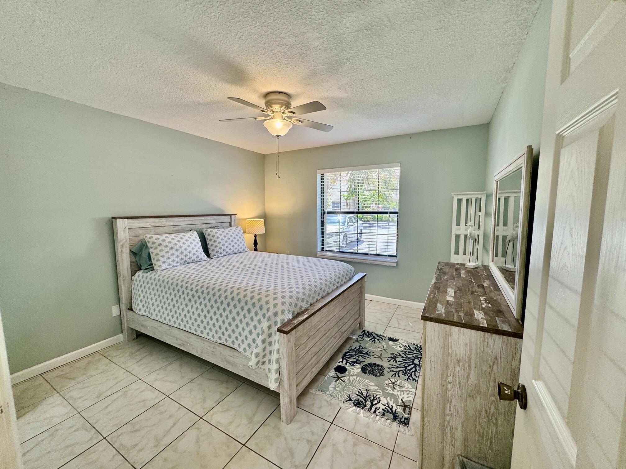 901 Pinecrest Circle B Property Photo 17