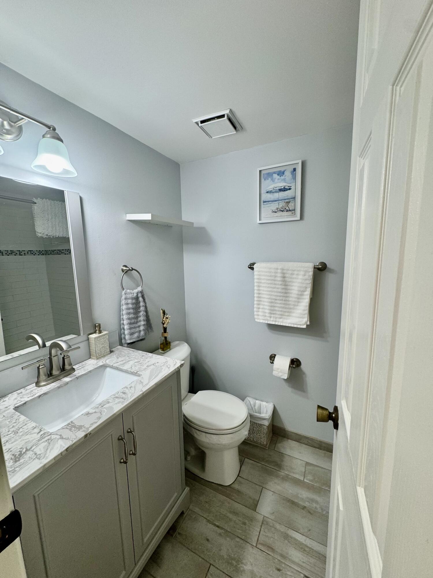 901 Pinecrest Circle B Property Photo 18