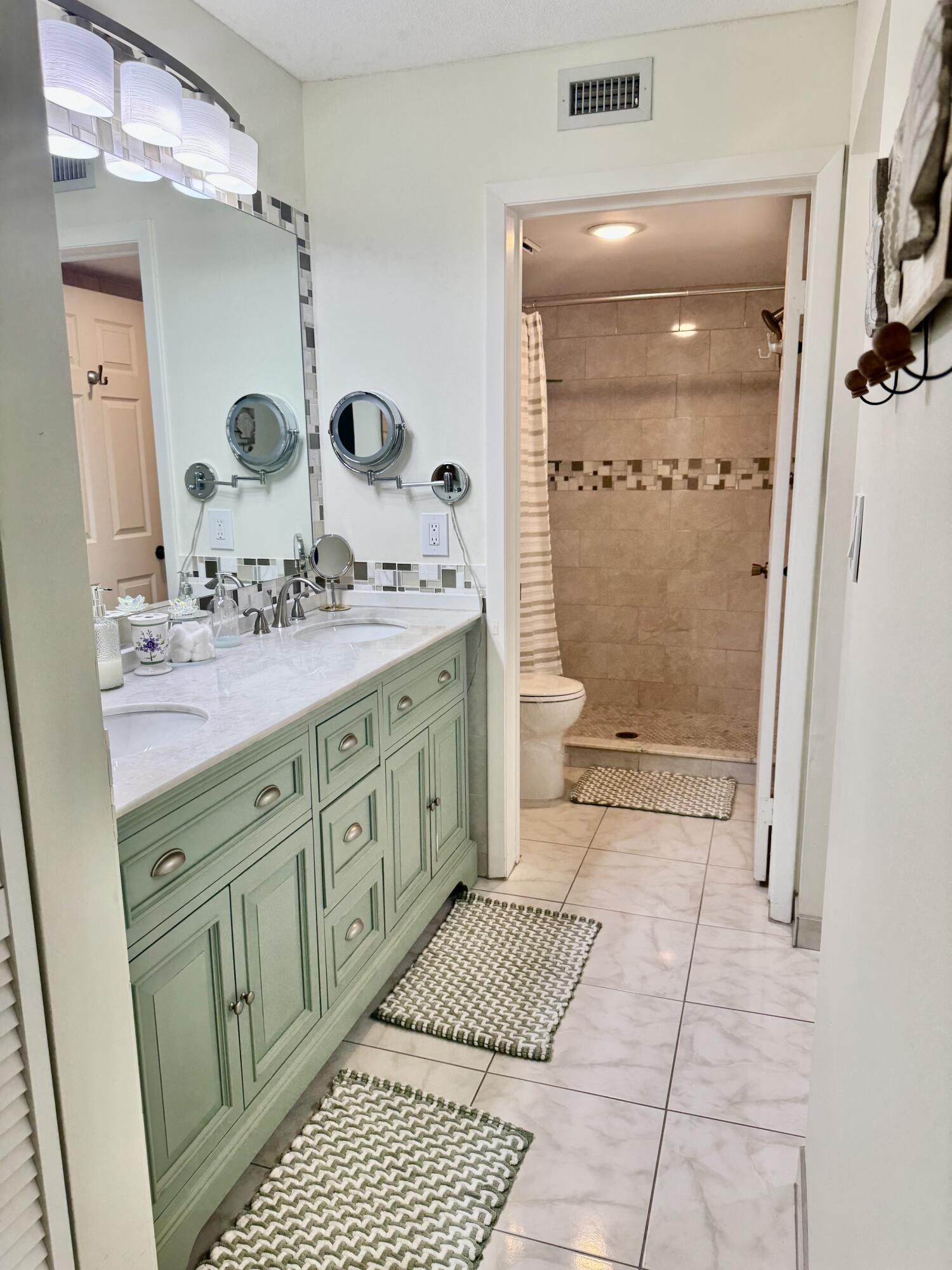 901 Pinecrest Circle B Property Photo 26