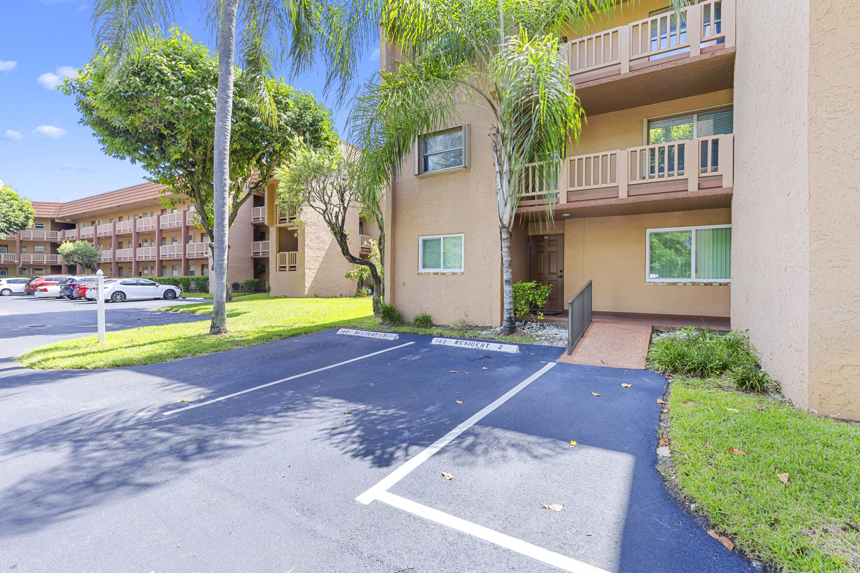 9861 Sunrise Lakes Boulevard 101 Property Photo 1