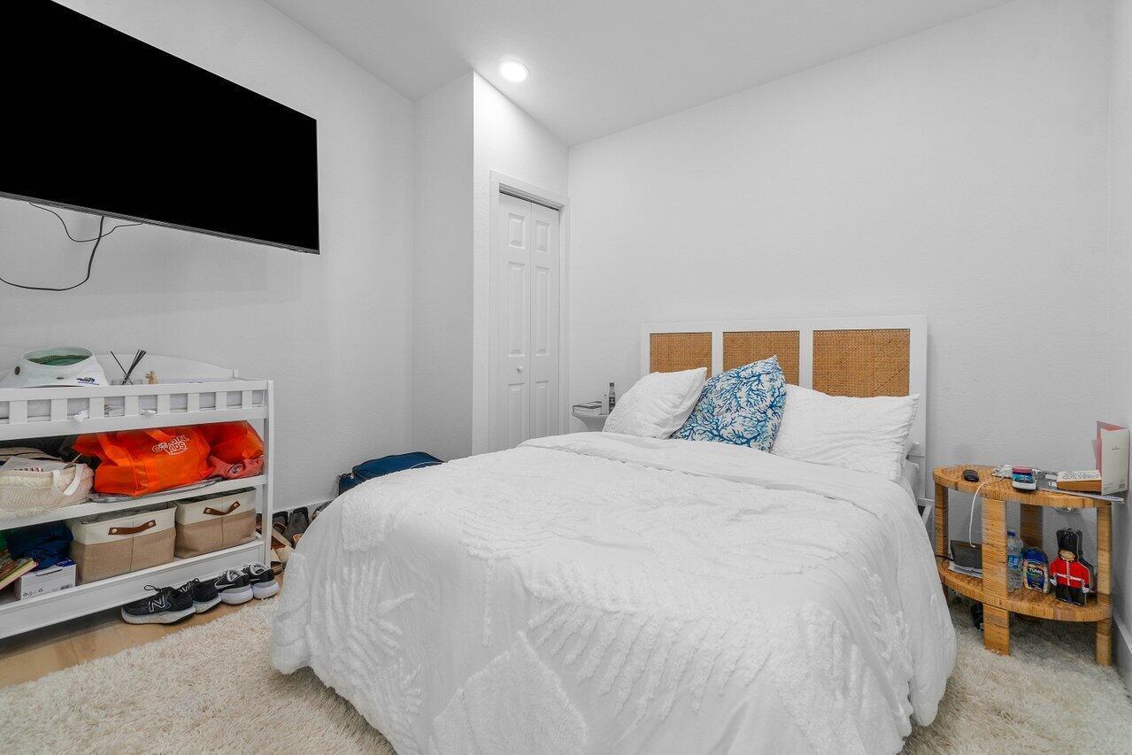 125 Gregory Place Property Photo 11