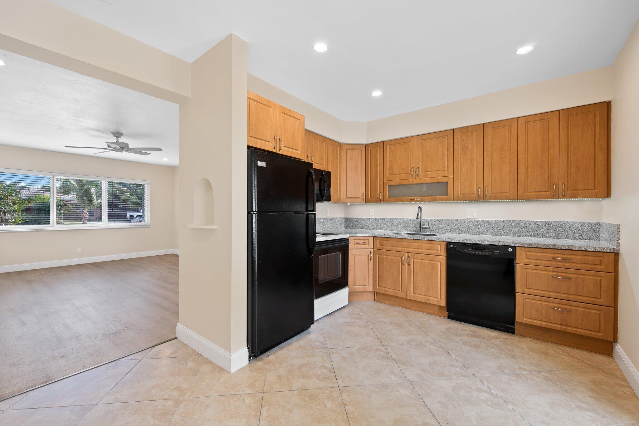 1209 Ne 18th Avenue Property Photo 9