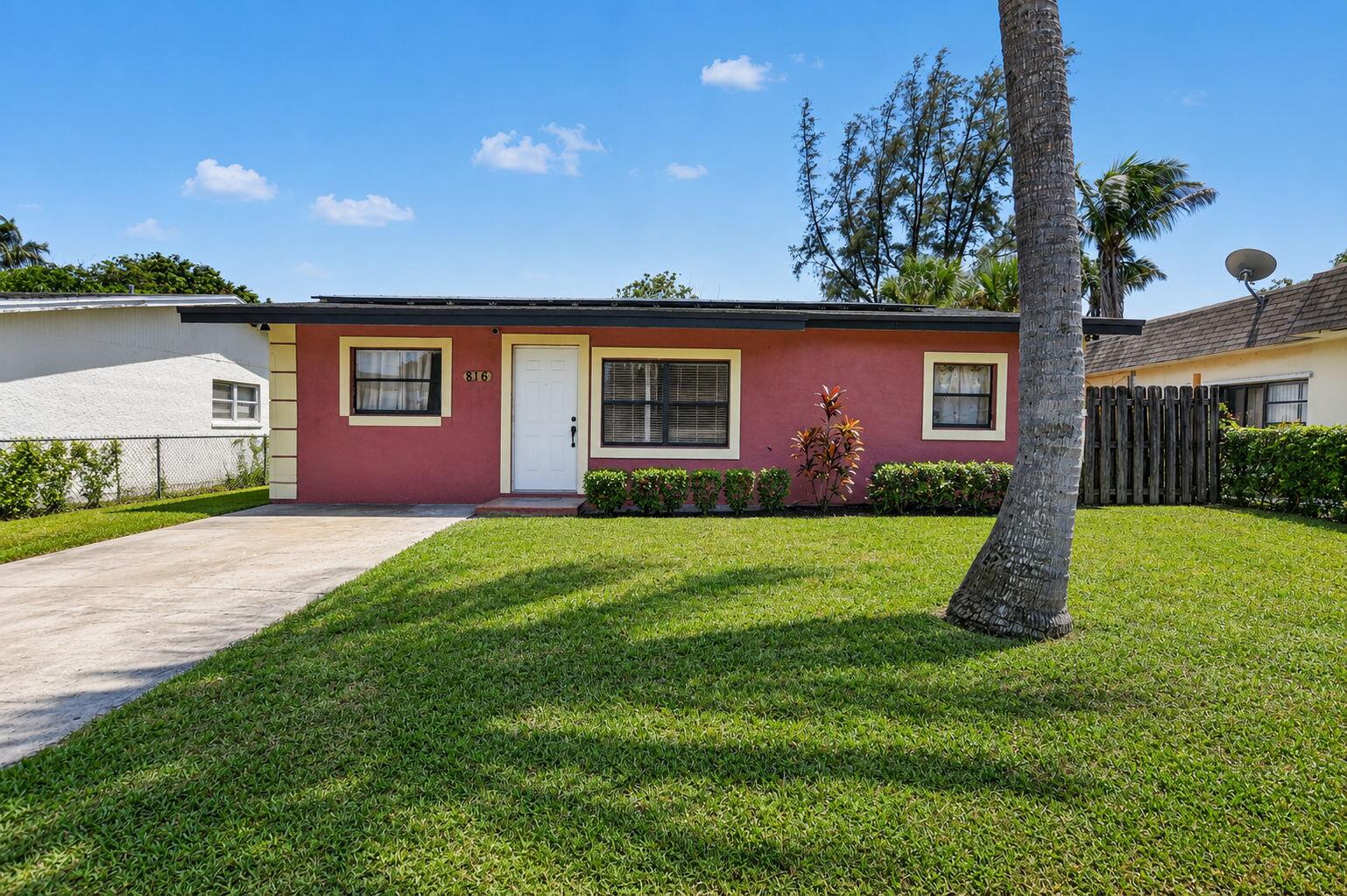 816 SW 3RD Court