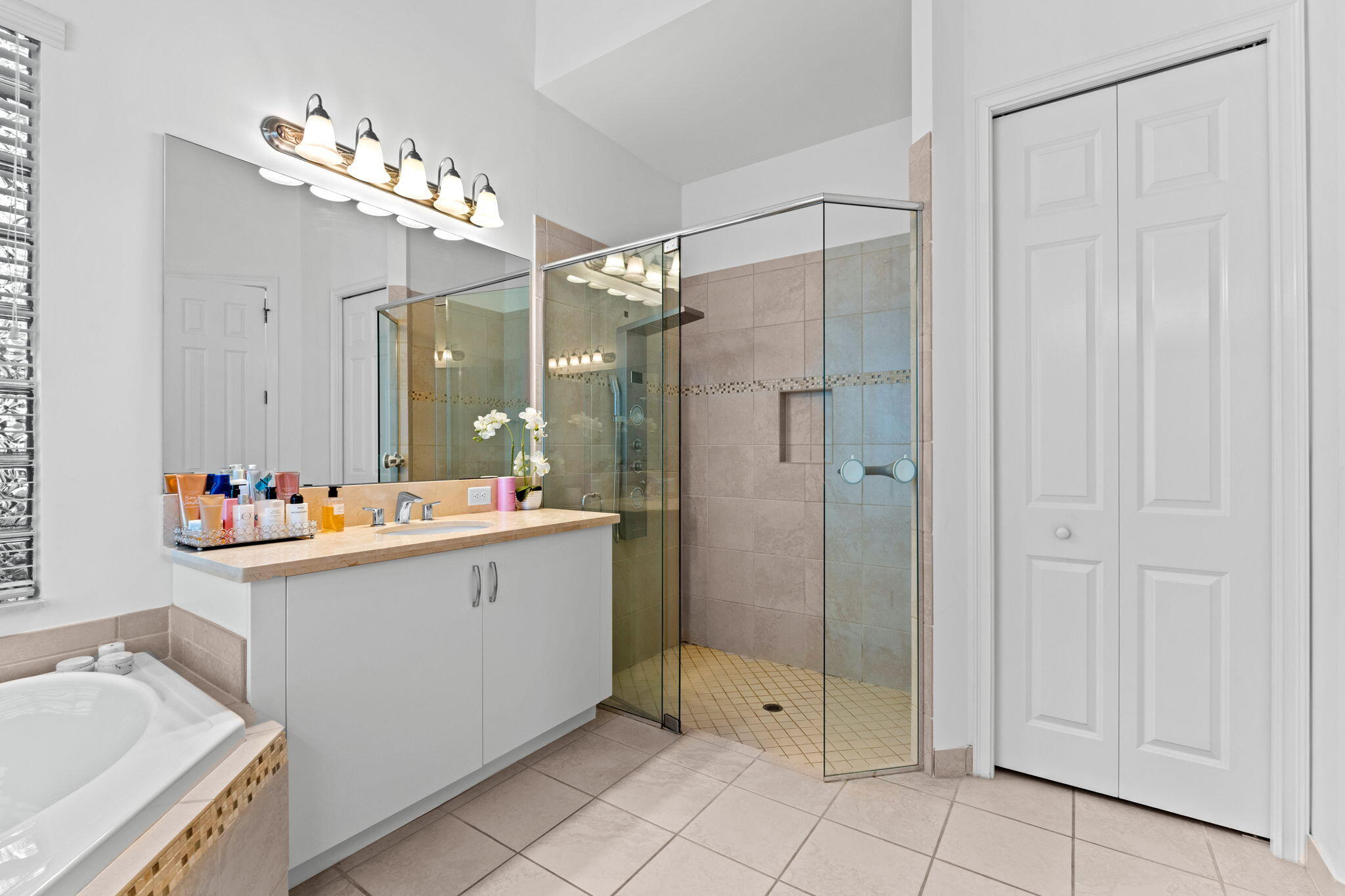 16813 Pavilion Way Property Photo 32