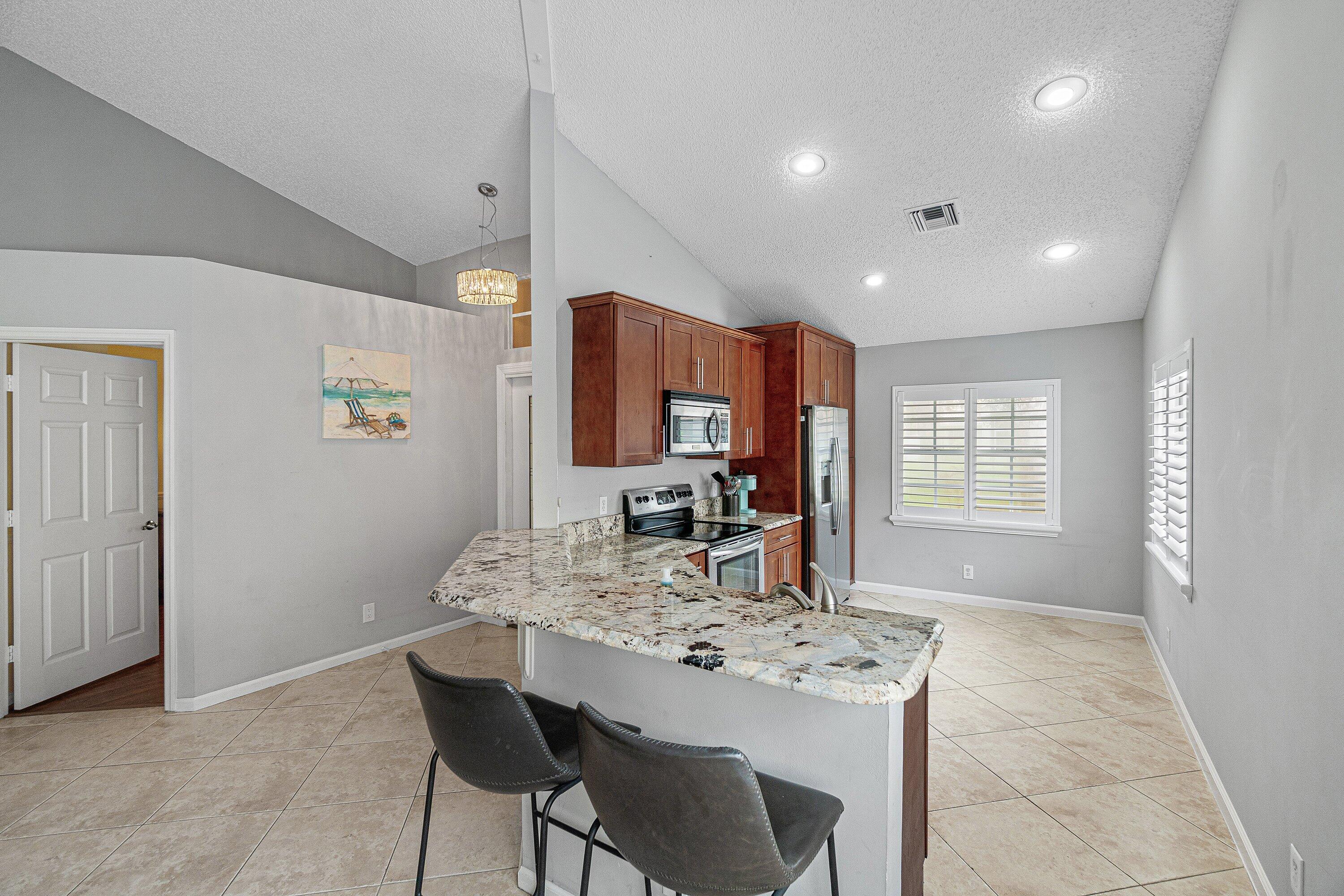 3703 S Lancewood Place Property Photo 10