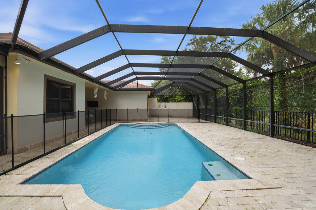 8105 Ferentino Pass Property Photo 33