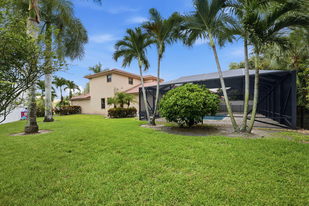 8105 Ferentino Pass Property Photo 37