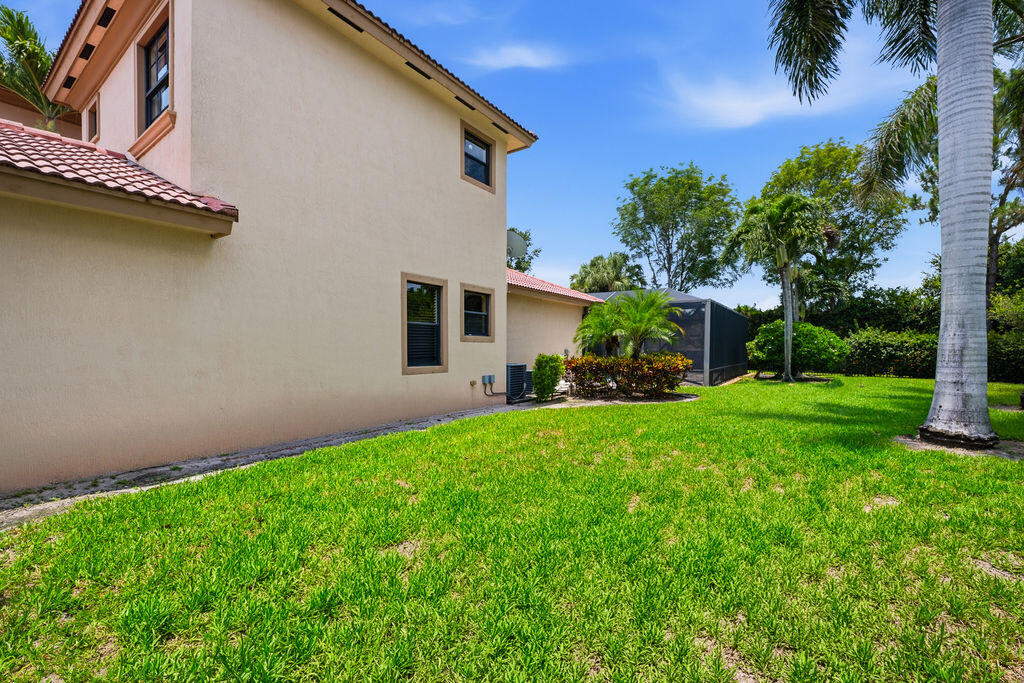 8105 Ferentino Pass Property Photo 38