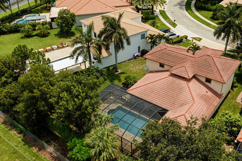 8105 Ferentino Pass Property Photo 40