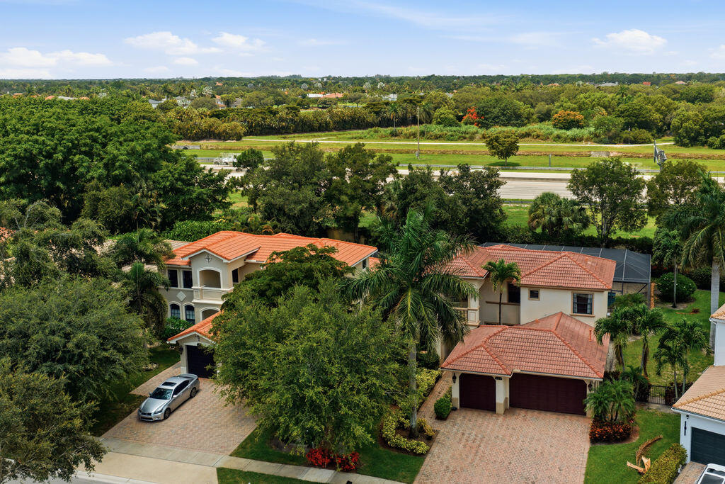 8105 Ferentino Pass Property Photo 41