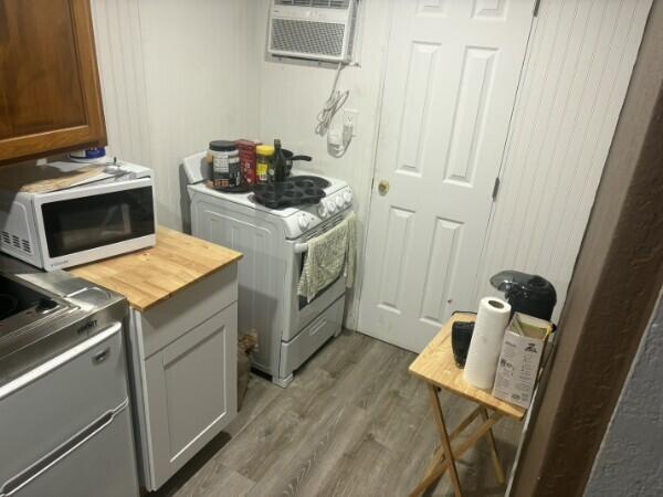 2855 Boston Court Property Photo 5