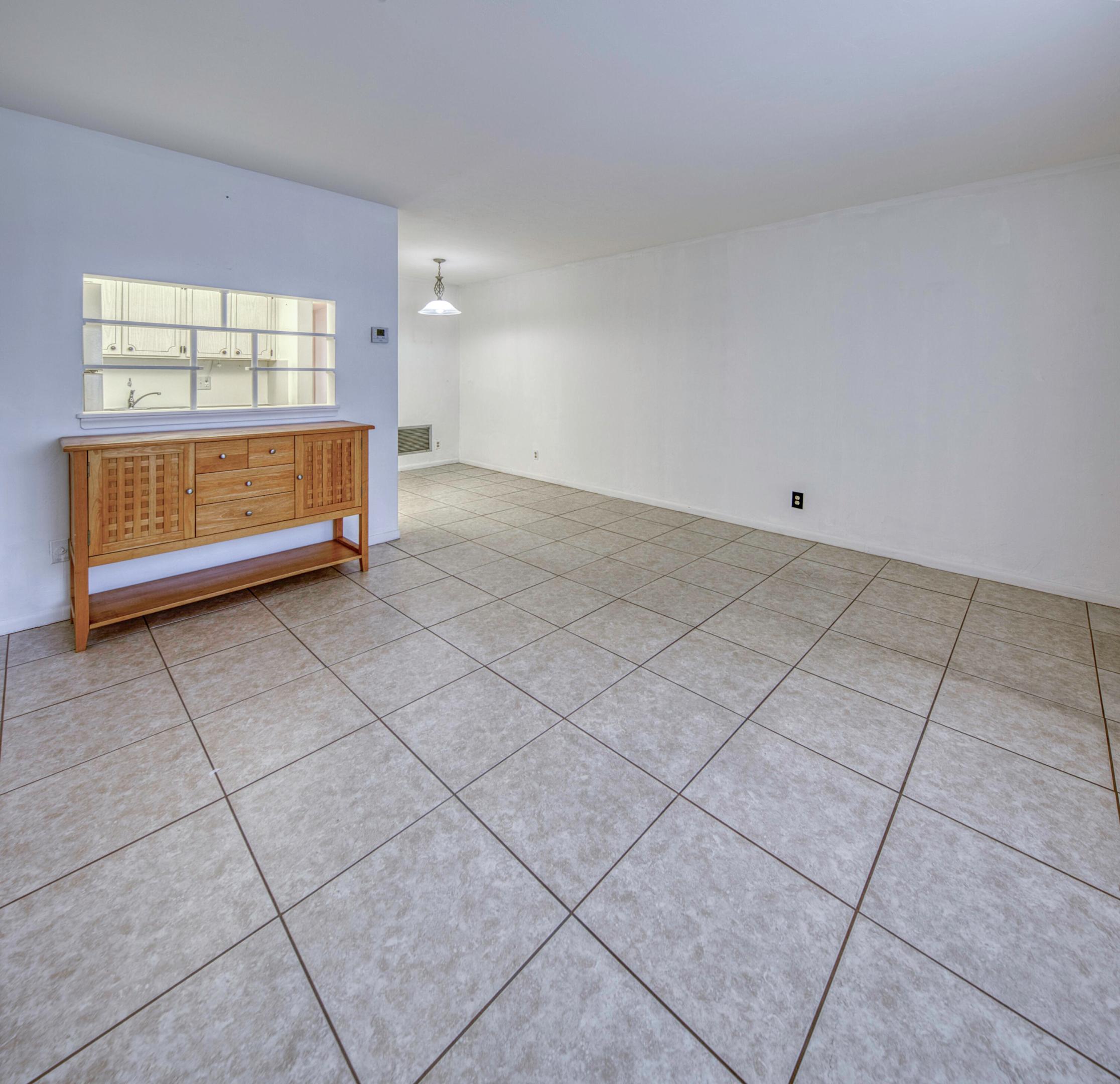 3240 Lake Osborne Drive 109 Property Photo 3