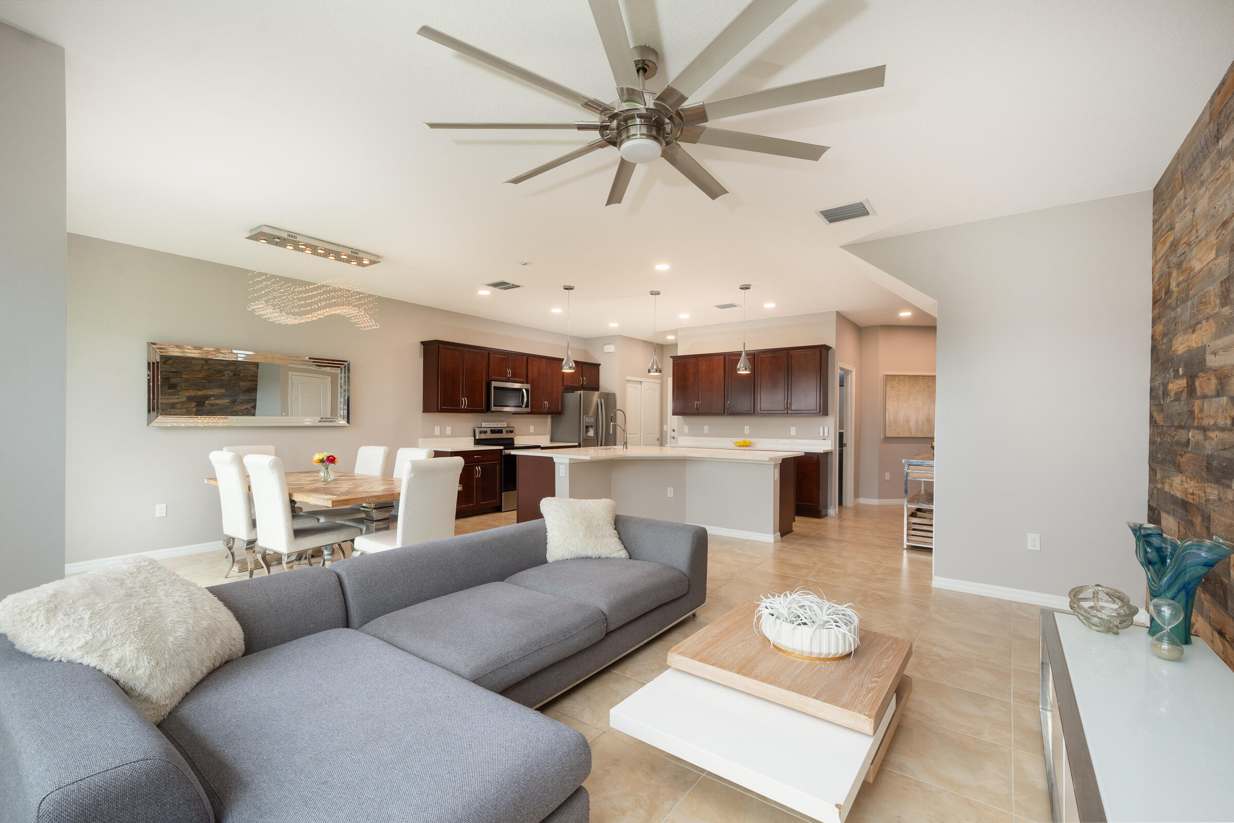 4486 Appleton Circle W Property Photo 1