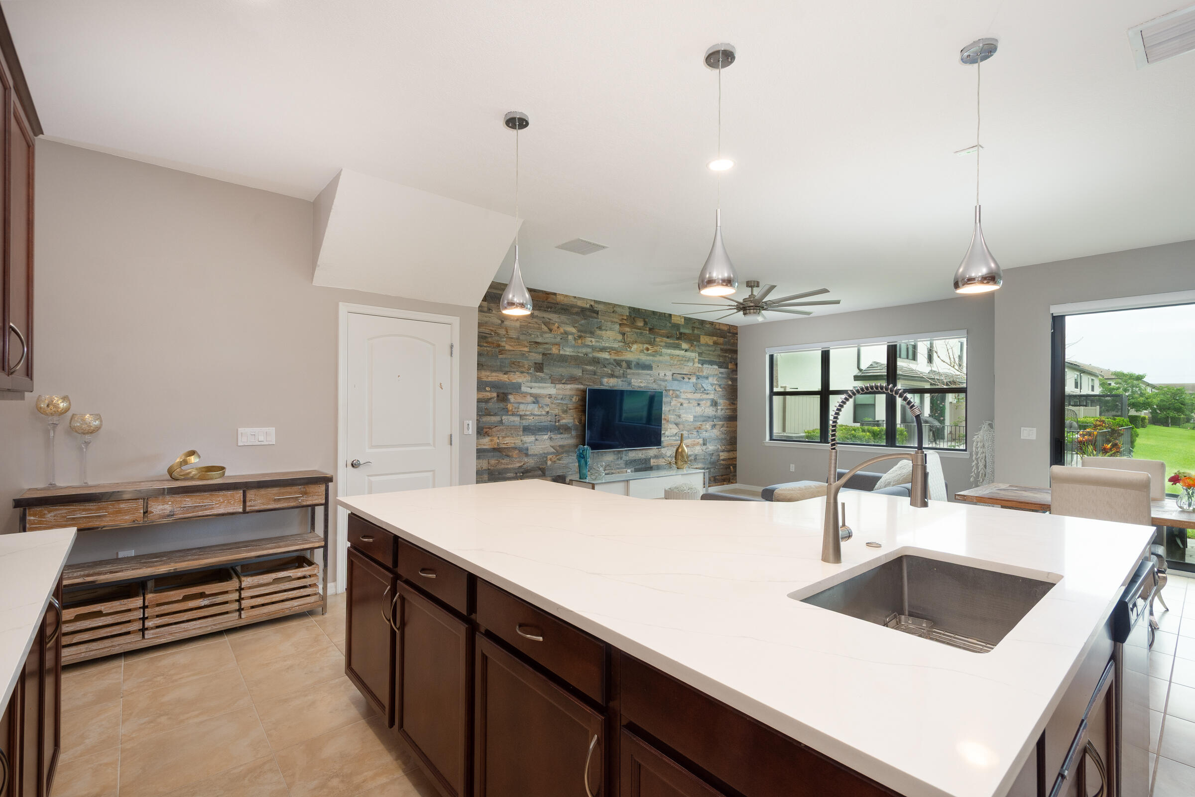 4486 Appleton Circle W Property Photo 4