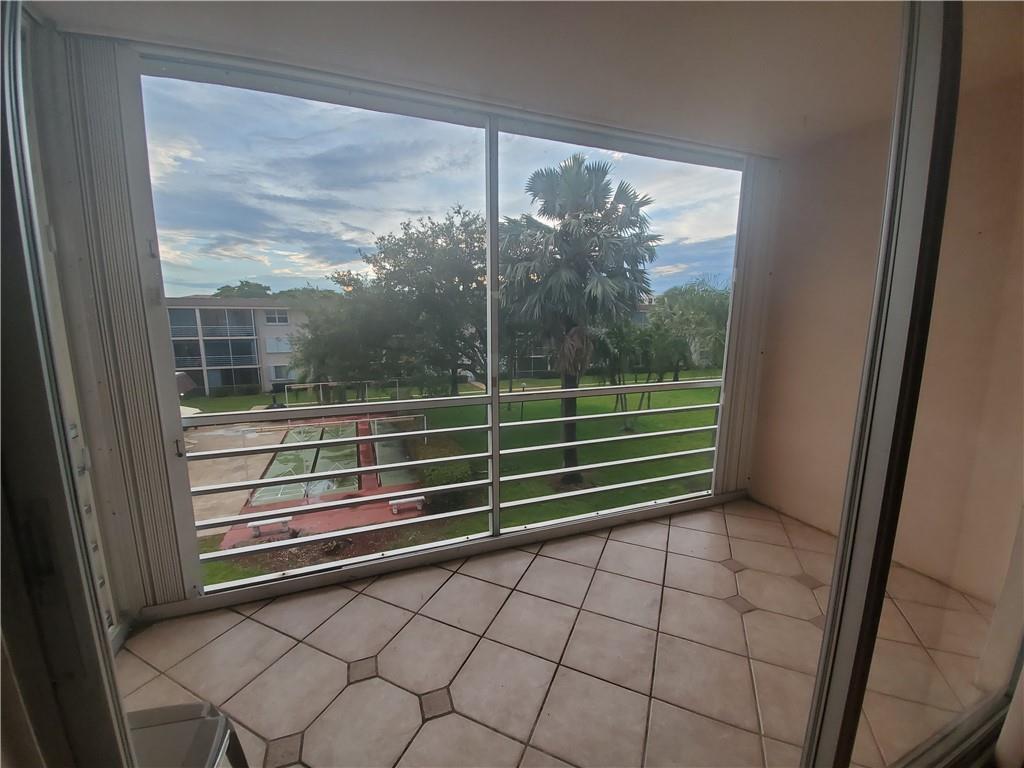 4500 N Federal Highway 356g Property Photo 3